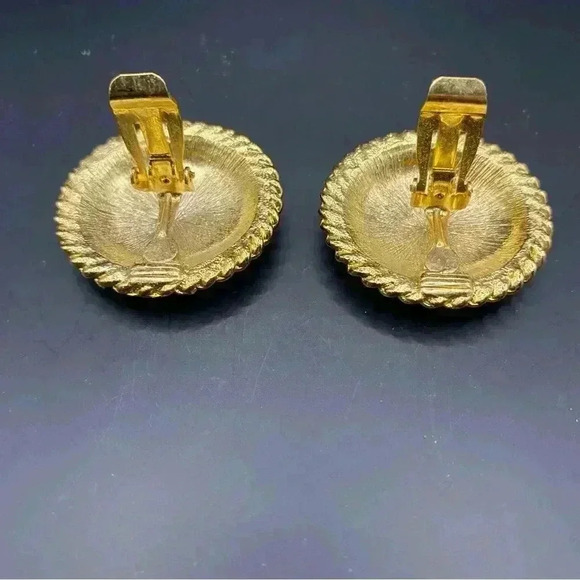 VGT 80's Nautical Anchor Red Enamel Earrings Clip-On Gold-tone Back - Picture 4 of 8